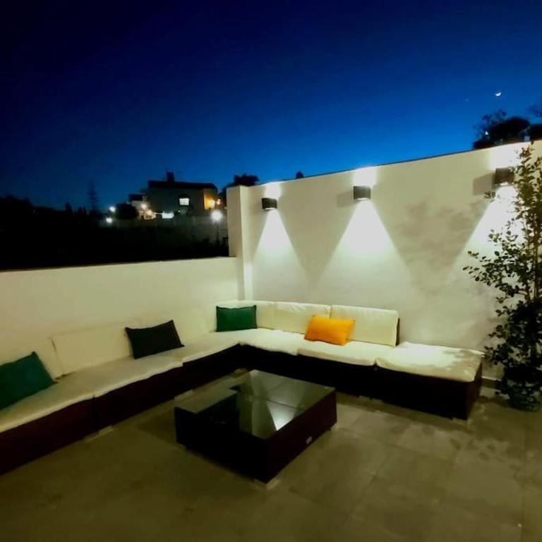 Casa amplia y luminosa a 5 minutos de la playa - Casa de 3 dormitorios - 2