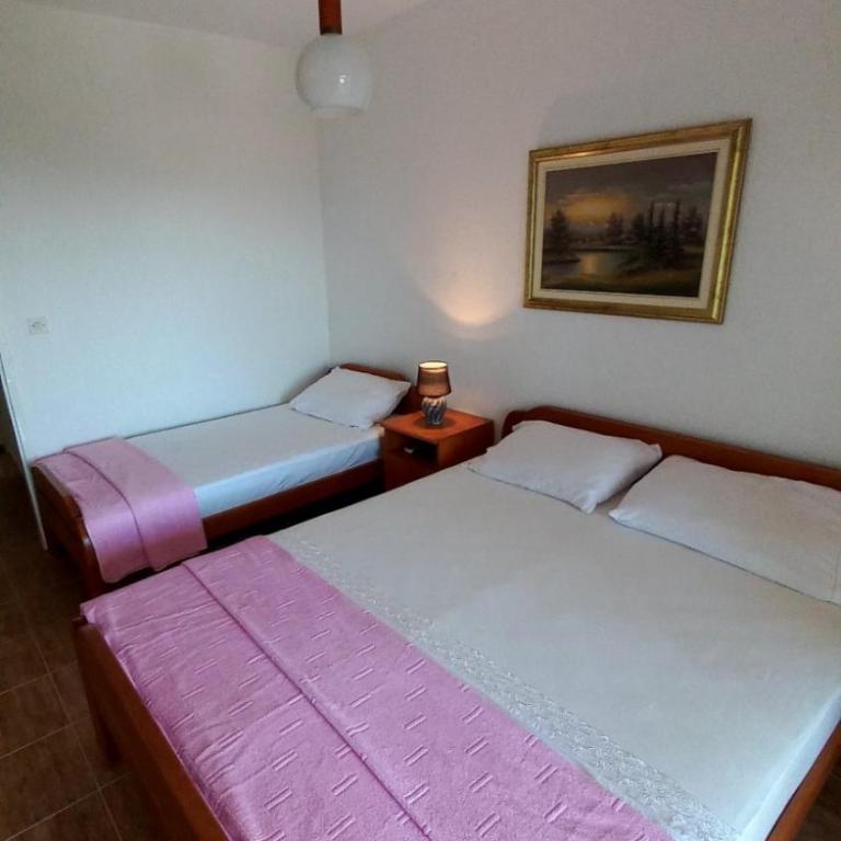 Apartments Dikan - Apartment with Balcony - 7