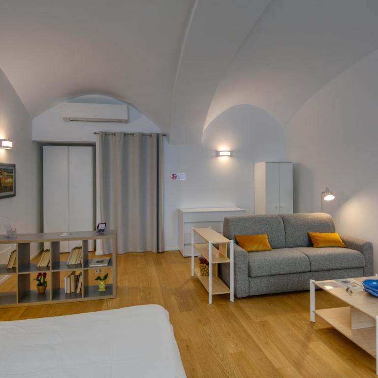 Alfieri Apartments 3 - One-Bedroom Apartment - 13