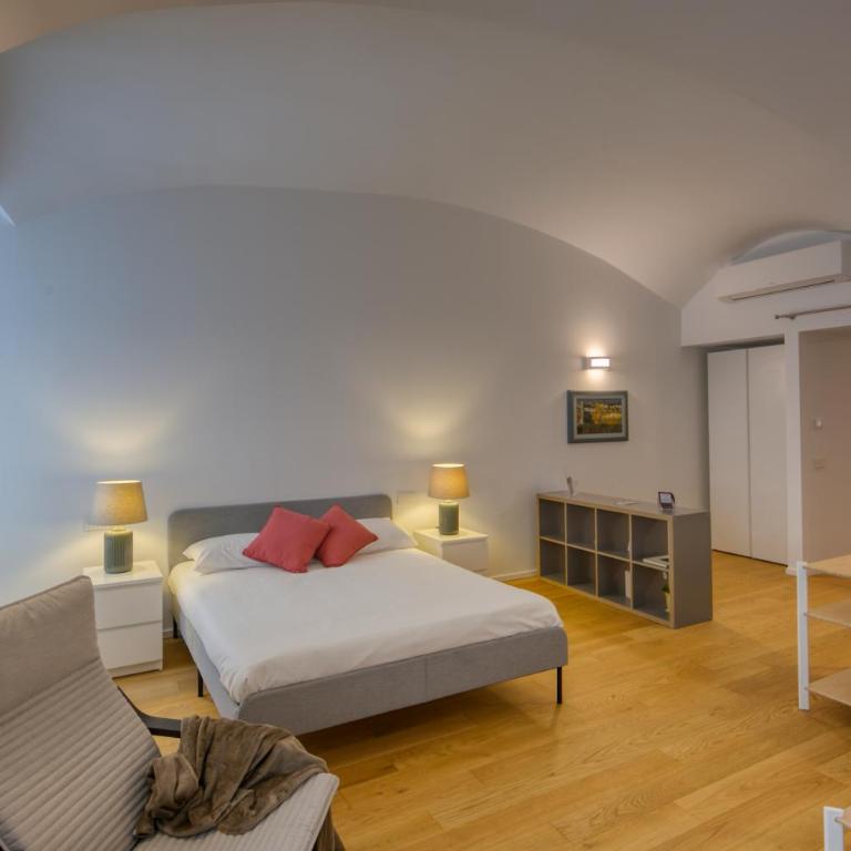 Alfieri Apartments 3 - One-Bedroom Apartment - 25