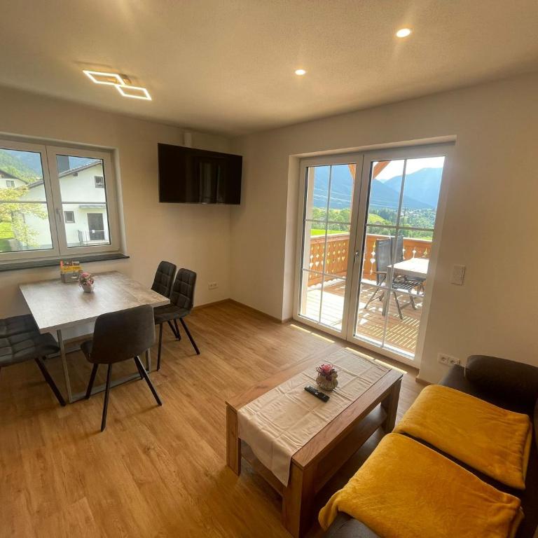 Ferienwohnungen Steindl - Two-Bedroom Apartment with Balcony - 5