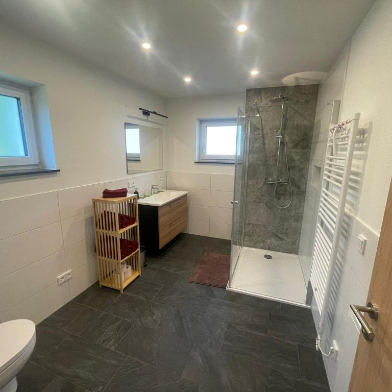 Ferienwohnungen Steindl - Two-Bedroom Apartment with Balcony - 8