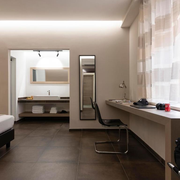 The Point Suites Rome - Guest House - Camera Matrimoniale Superior - 4