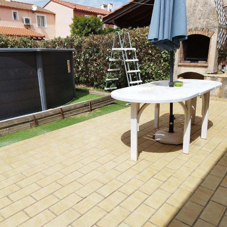 Superbe maison avec piscine privee St Cyprien - Vacation Home - 14
