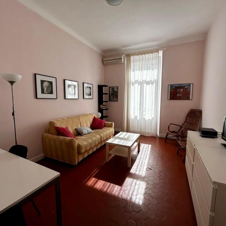 A004 - Bright apt Rue d'Antibes at 300m from beach Croisette - Apartment - 2