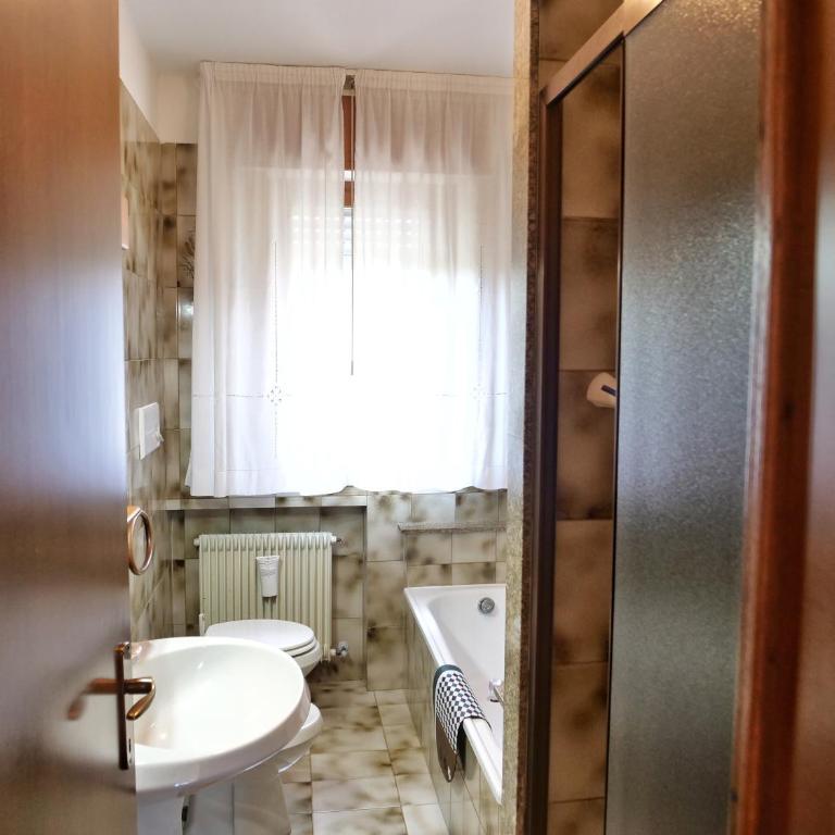 Villetta Giulietta-casa con giardino e parcheggio - Casa con 3 Camere da Letto - 52