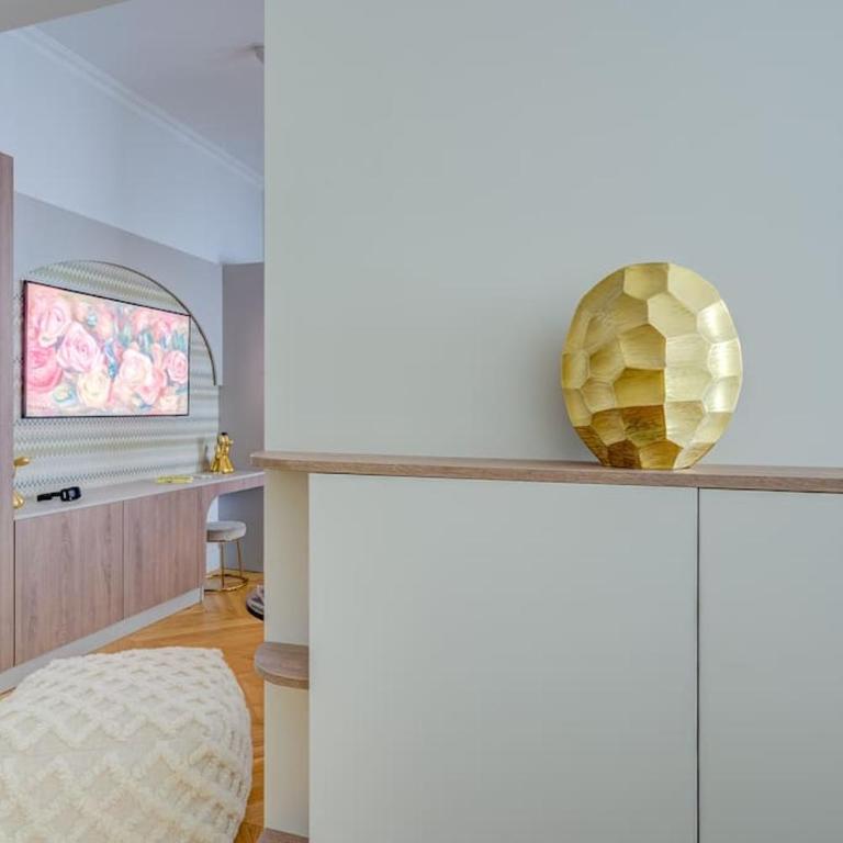 Luxurious Apartment - Champs Elysées - With AC - Two-Bedroom Apartment - 10