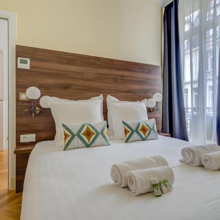 Luxurious Apartment - Champs Elysées - With AC - Two-Bedroom Apartment - 12