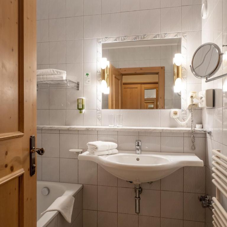 Hotel Sonnschein - Doppelzimmer mit Bergblick - 3