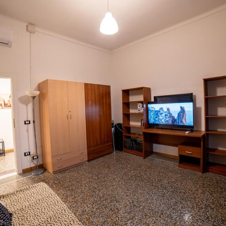 Di là d'Arno, climatizzato a due passi dal centro! - Three-Bedroom Apartment - 24