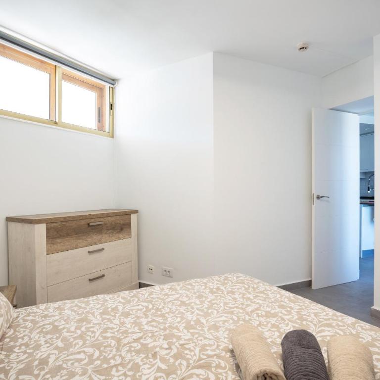 LUXURY SAN EUGENIO OCEAN AND HARBOUR VIEW Home - Two-Bedroom Apartment with Terrace and Sea View - 22