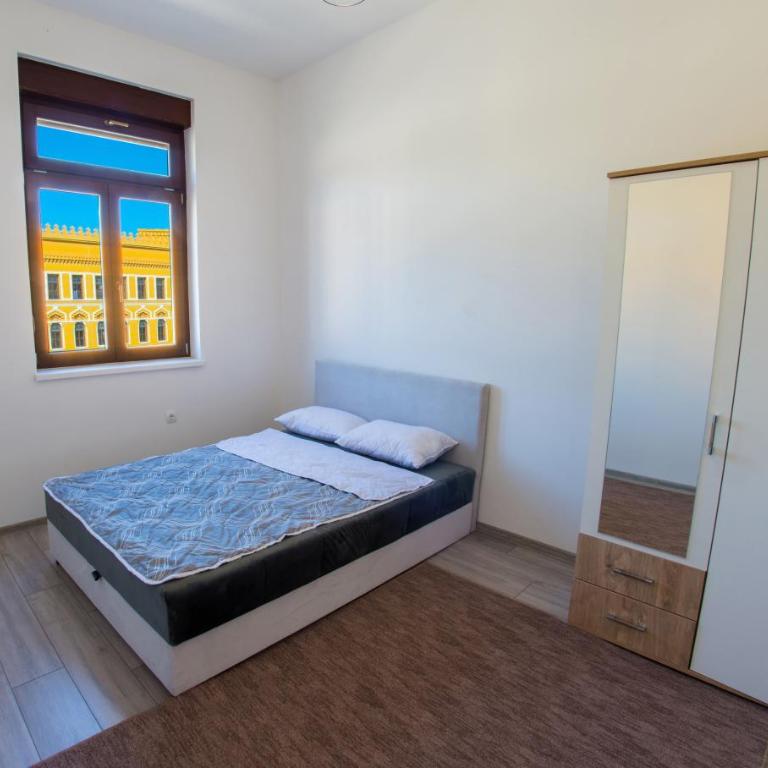 Apartment Luminos - Two-Bedroom Apartment - 2