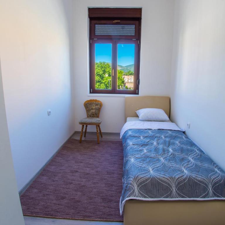 Apartment Luminos - Two-Bedroom Apartment - 4