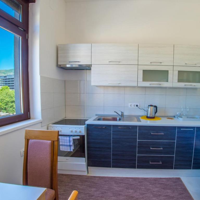 Apartment Luminos - Two-Bedroom Apartment - 3