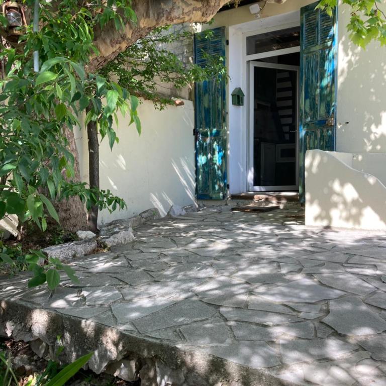 Maisonnette avec terrasse et patio à Cassis - Maison 2 Chambres - 1