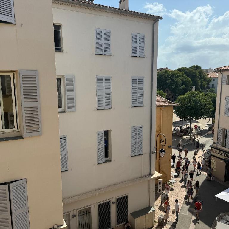 Appartement rétro dans le centre - Apartamento de 1 dormitorio - 15