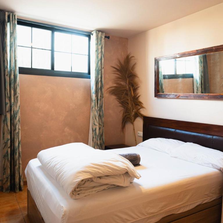 Coco Surfhouse - Coworking Coliving - Habitación Doble Estándar con baño compartido - 4