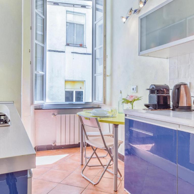 Lovely Apartment In Genova With Ethernet Internet - Appartamento con 1 Camera da Letto - 8