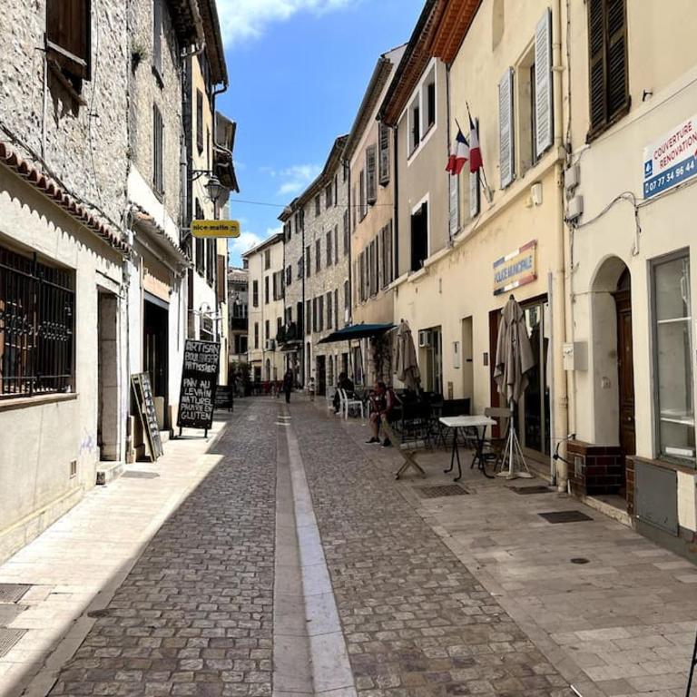 Appartement 56m2 avec balcon en coeur de village - Appartement 1 Chambre avec Balcon - 30