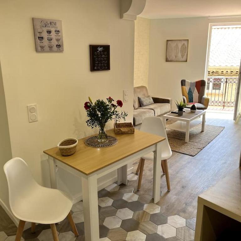 Appartement 56m2 avec balcon en coeur de village - Appartement 1 Chambre avec Balcon - 1