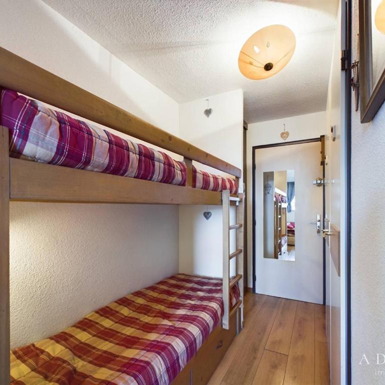 Studio Sud 4 pers, balcon, à 50m des pistes et 200m des commerces, idéal pour familles - FR-1-398-629 - Estudio - 7