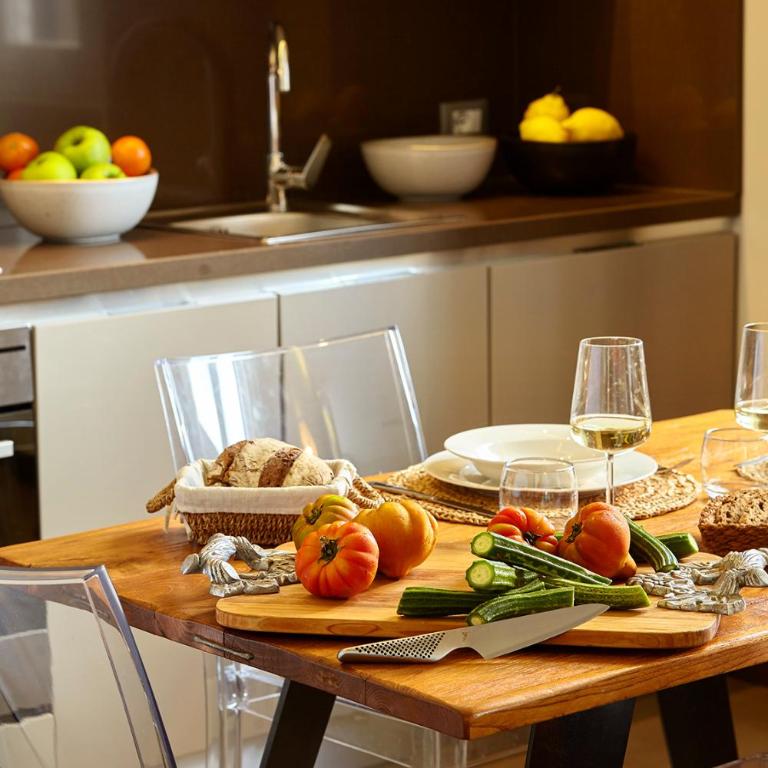 Trianon Borgo Pio Aparthotel - Large One-Bedroom Apartment - 1