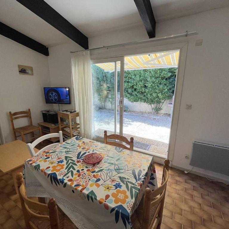 Charmant Pavillon T2 Cabine, 6 Couchages, Cour Privée, Piscine, Parking, Proche Plage - St Cyprien - FR-1-106-34 - Villa - 11