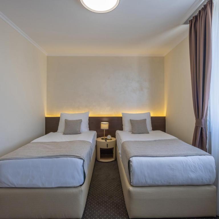 Nobel West Hotel - Dvokrevetna Soba sa Zasebnim Krevetima - 4