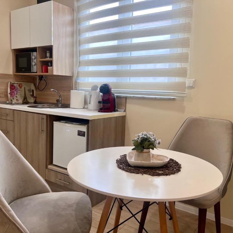 Apartments Solis - Studio Apartment with Queen Bed - 3