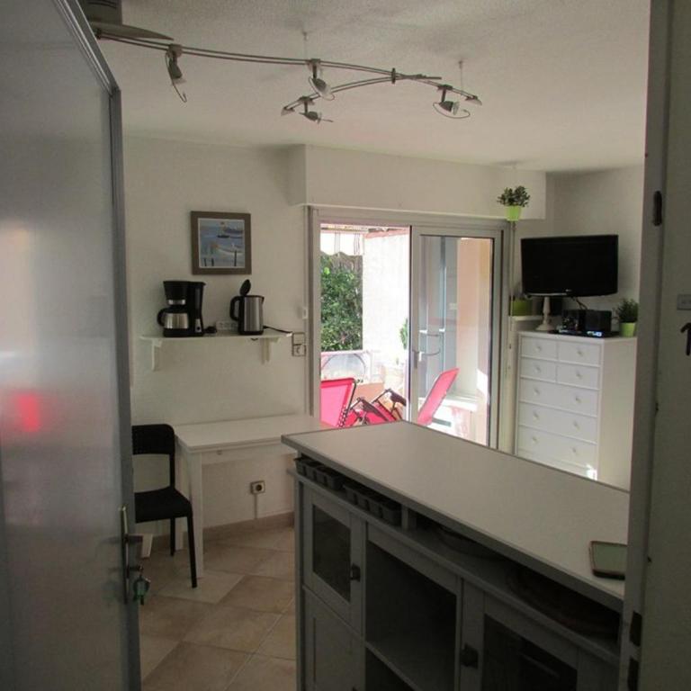 Studio en bord de mer avec WiFi et Parking privé - FR-1-803-50 - Estudio - 4