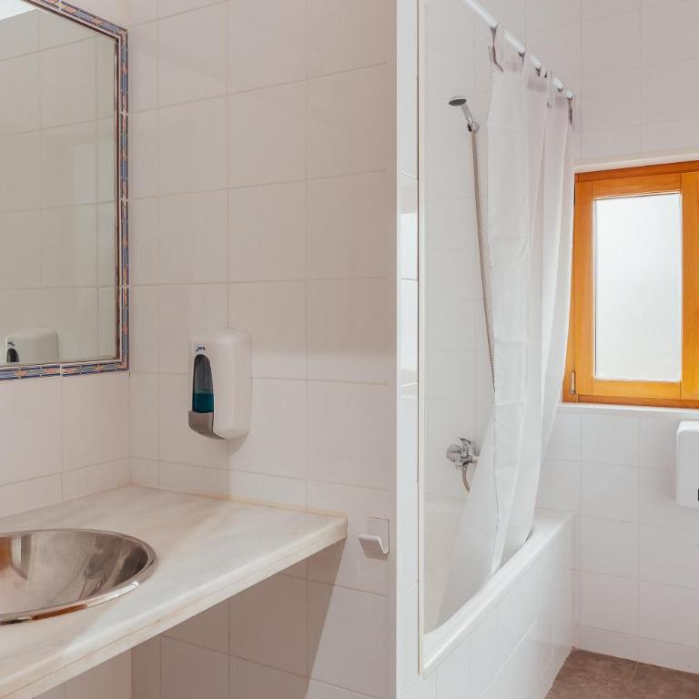 Vila Vilariño Albergue Hotel & Restaurante - Twin Room with Private Bathroom - 10