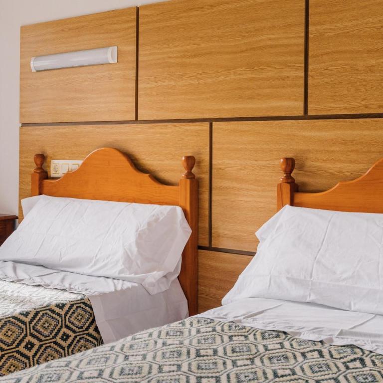 Vila Vilariño Albergue Hotel & Restaurante - Twin Room with Private Bathroom - 9