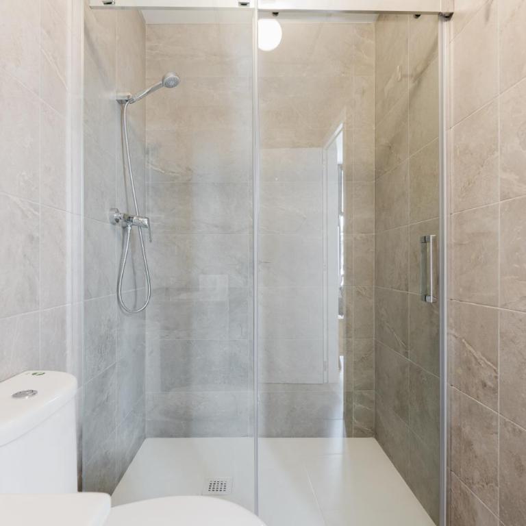 Valencia Apartments by Olala Homes - Studio - 18