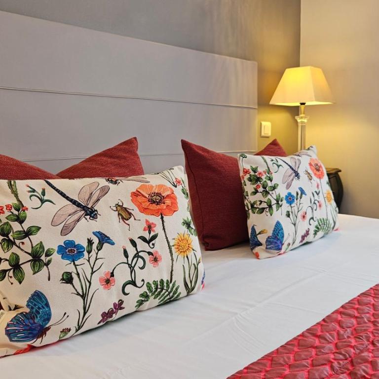 Brit Hotel Acacias - Chambre Double Club avec Terrasse (19 m²) - 5