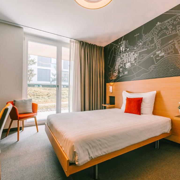 SwissTech Hotel - Chambre Simple - Vue sur Jardin - 1