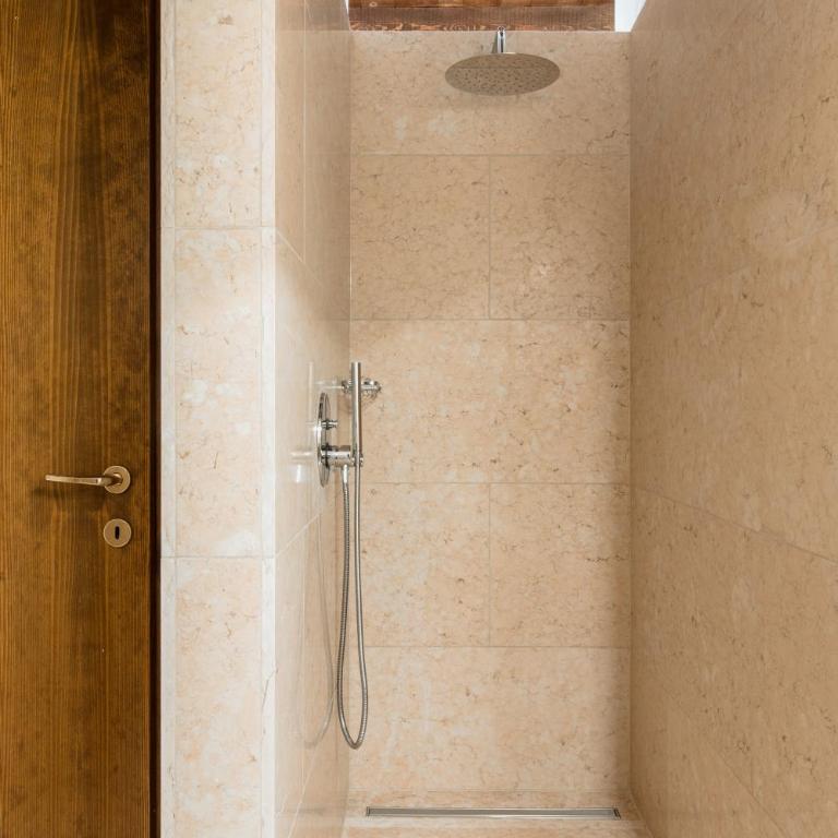 Osteria Luxury Apartments - Appartamento Deluxe con 2 Camere da Letto e Balcone - 13