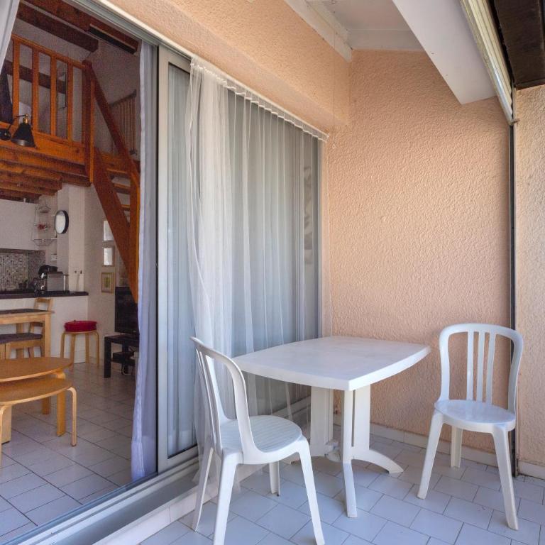 Villa 40m2 cosy avec piscine, clim, parking privé - Two-Bedroom House - 9