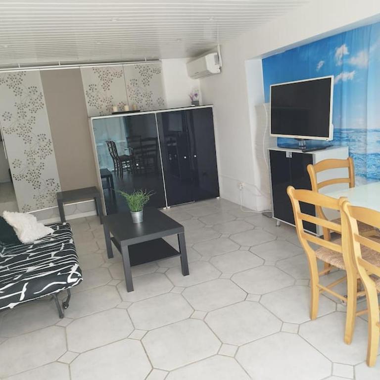 Bas de villa climatisé avec coin terrasse - Apartment mit 1 Schlafzimmer - 13