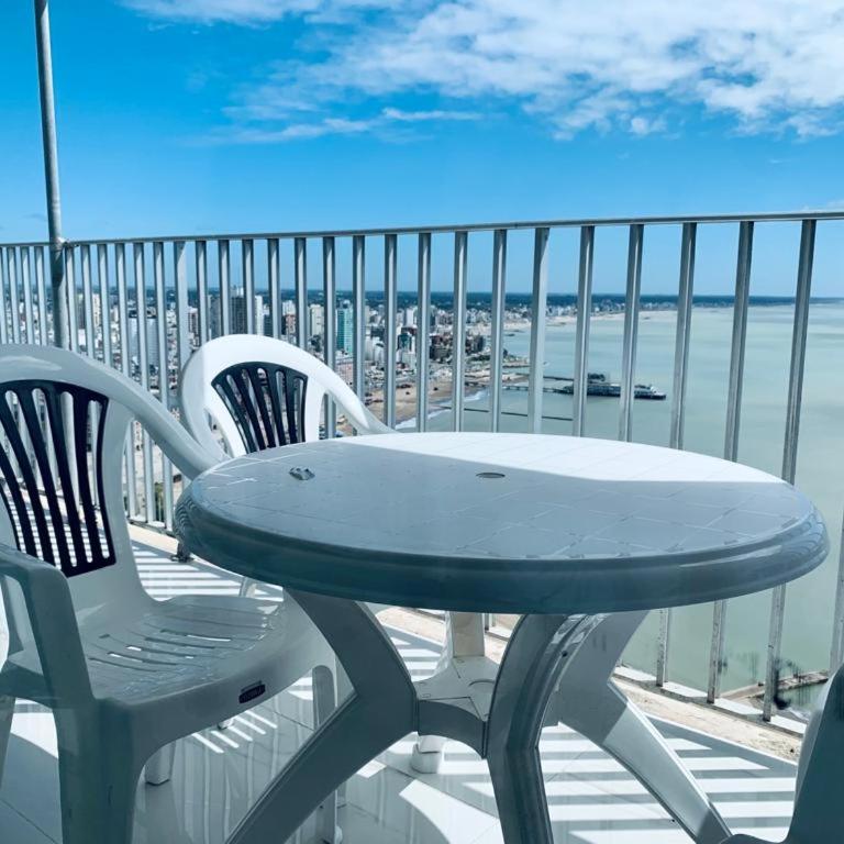 Departamento de dos ambientes frente al mar Edificio Havanna - Apartamento de 1 dormitorio con balcón y vistas al mar - 4