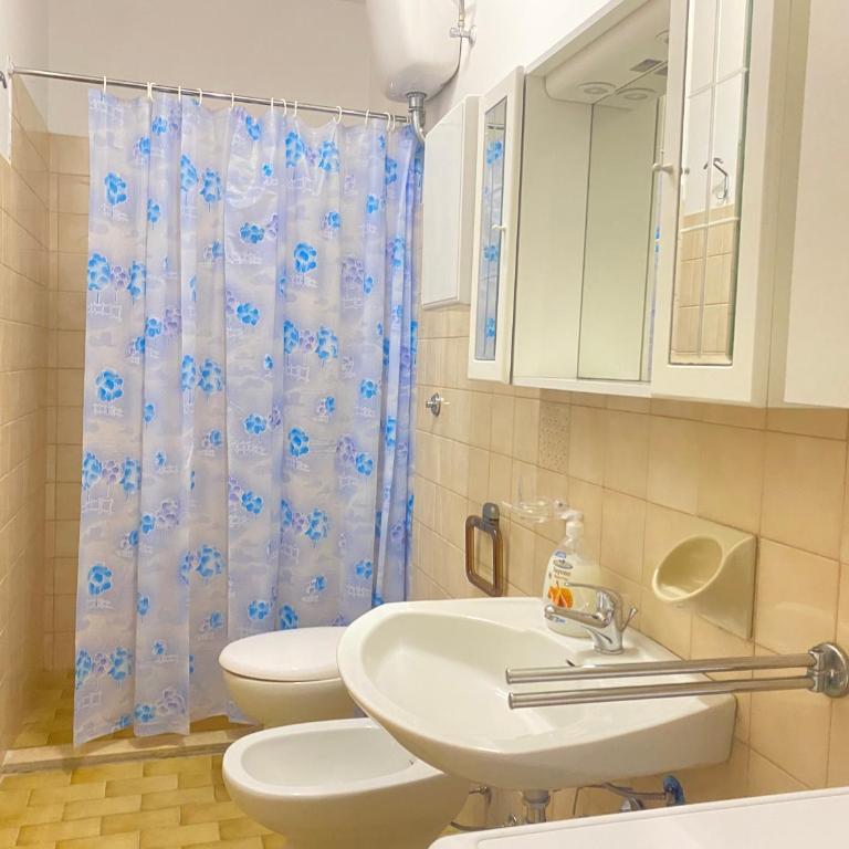Quadrilocale doppi servizi, piano terra, giardino e posto auto wi-fi - Appartamento Standard con 2 Camere da Letto - 10