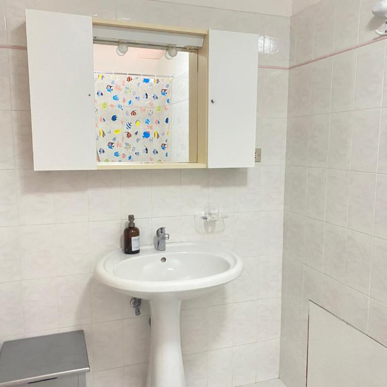 Quadrilocale doppi servizi, piano terra, giardino e posto auto wi-fi - Appartamento Standard con 2 Camere da Letto - 11