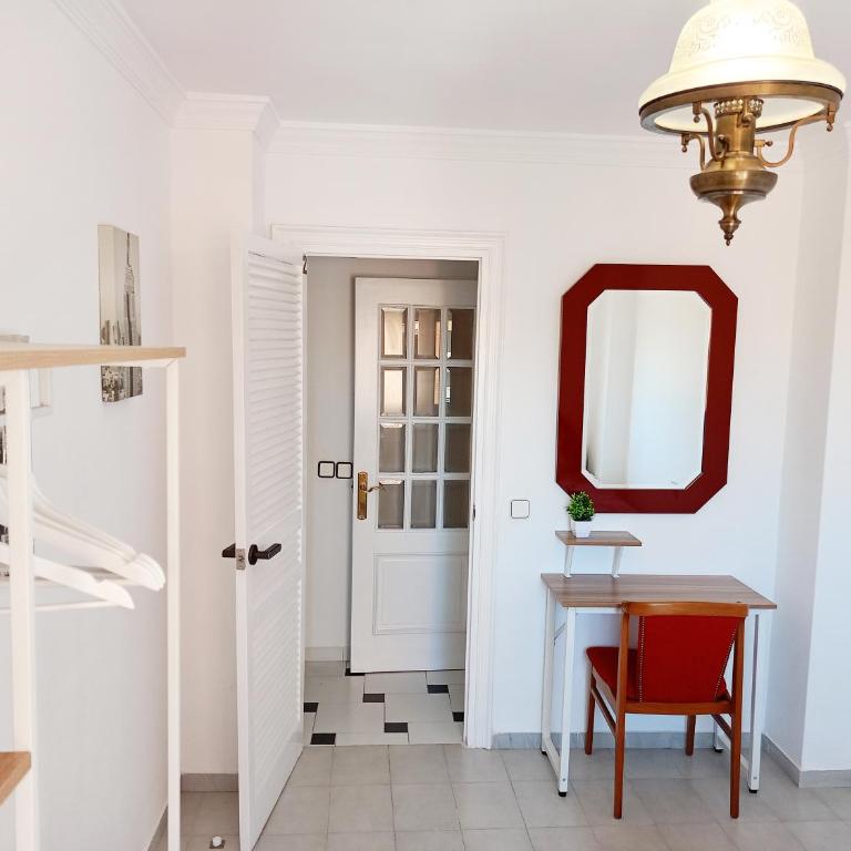 Angosta Host - Habitación Individual con baño compartido - 1