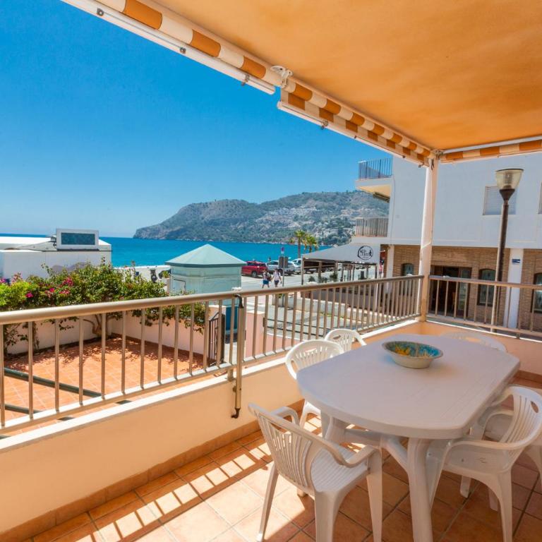 Smart Terrace Beachfront seaviews - Apartment with Sea View - 12