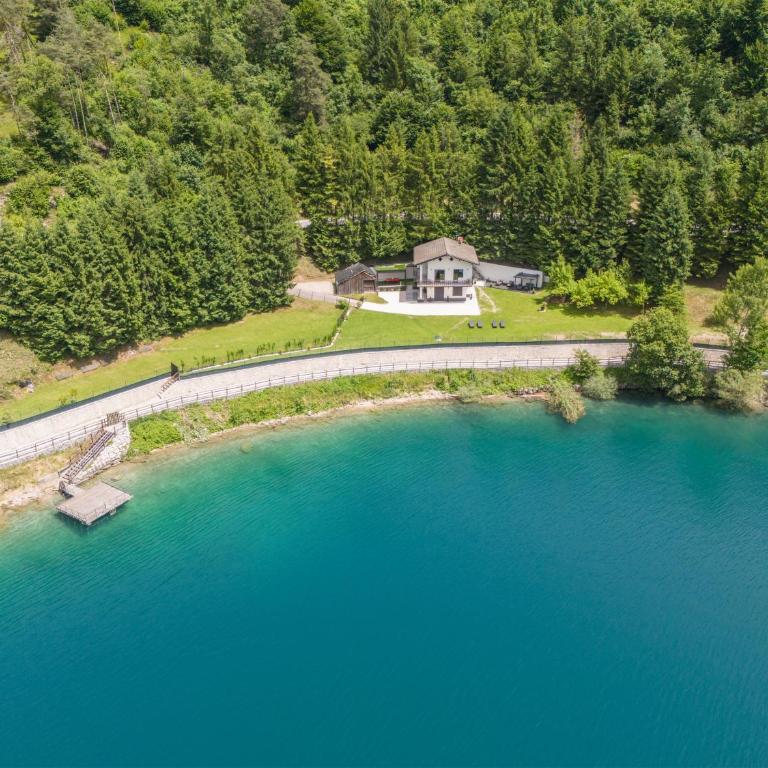 Villa Ledro with Private Dock - Sauna - Hot Tub - Villa con 2 Camere da Letto - 1