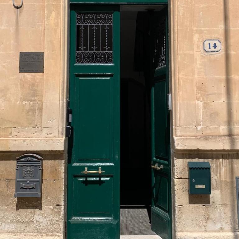 San Lazzaro House a few steps from the center - Two-Bedroom Apartment with Terrace - 23
