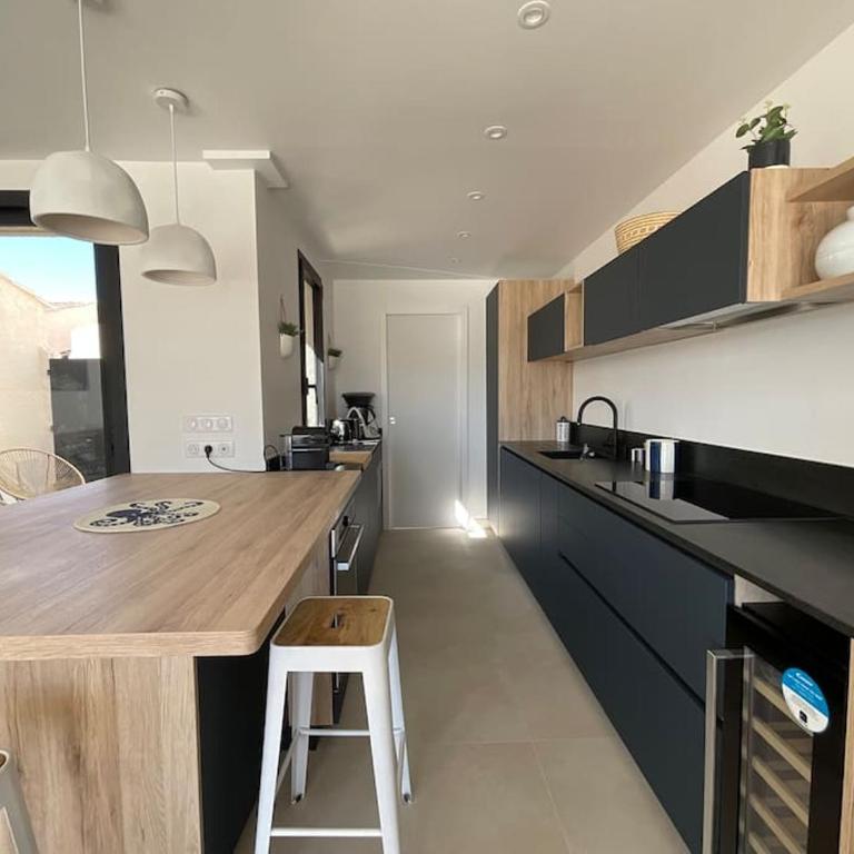 Au cœur d un port by Port Azur Rental - Three-Bedroom Apartment - 20