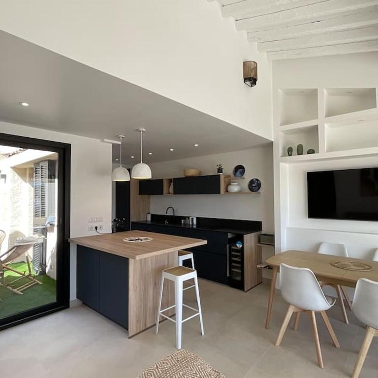Au cœur d un port by Port Azur Rental - Three-Bedroom Apartment - 31