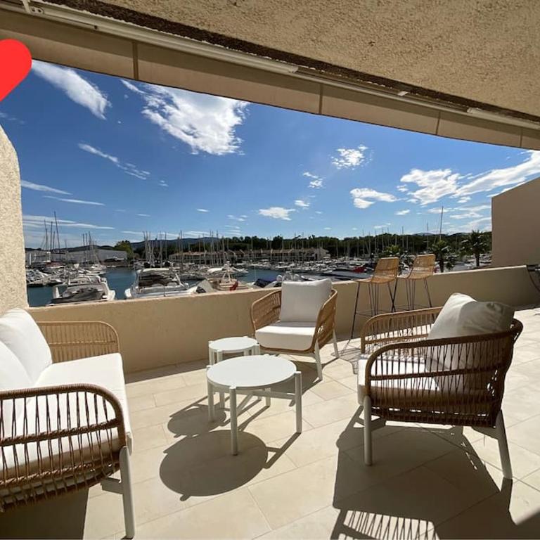 Au cœur d un port by Port Azur Rental - Three-Bedroom Apartment - 15