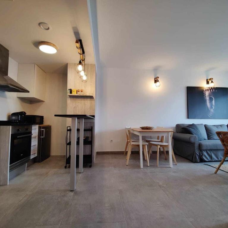 Cozy Zen by Edeal HOMES - One-Bedroom Apartment - 12
