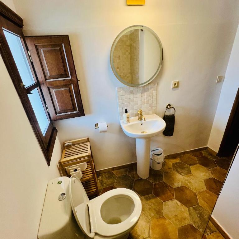 Above the Iconic Portal Vell - Apartamento de 2 dormitorios con balcón - 17